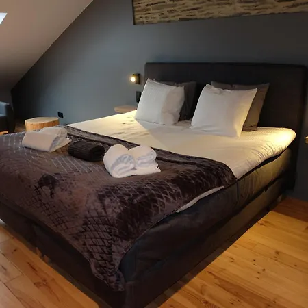 Le Cerf D'or Πανσιόν Herbeumont